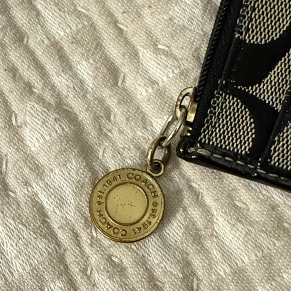 Coach Black and Beige Signature Card Holder - Picture 6 of 6